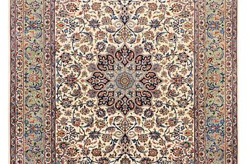 A carpet, Kashan, ca 388 x 285 cm.