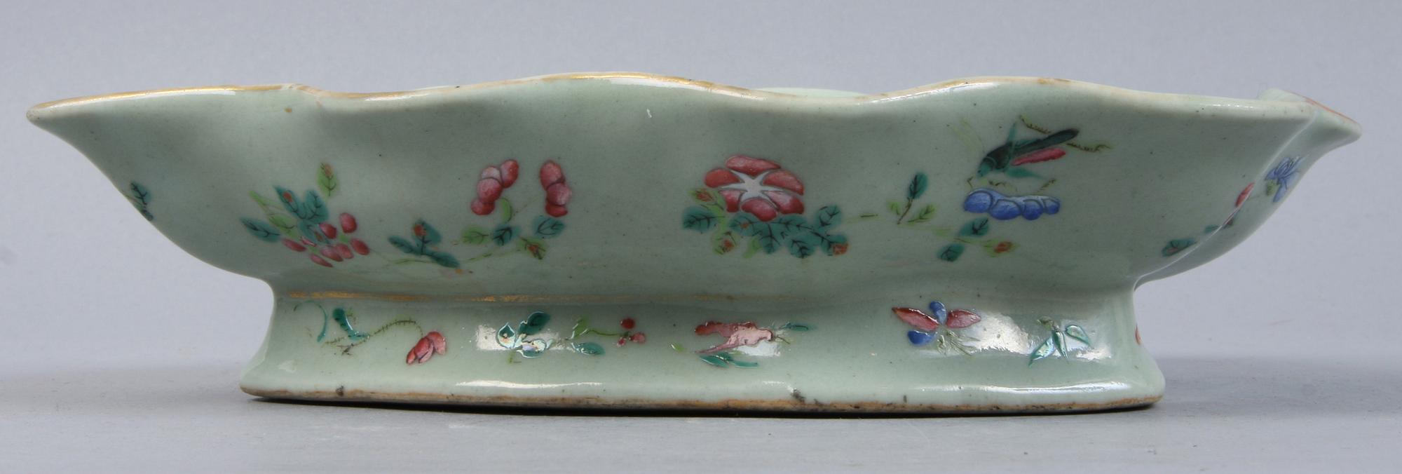 UPPLÄGGNINGSFAT, 2 st, porslin, Kina, 1800/1900- tal.