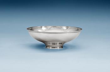 588. A Sigvard Bernadotte sterling bowl, design no 990 C, by Georg Jensen 1945-77.