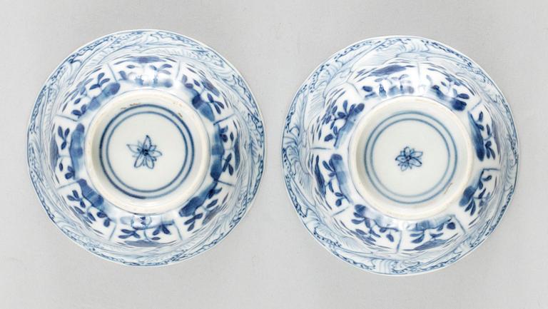 KOPPAR, ett par, porslin. Qing dynastin. Kangxi (1662-1722).