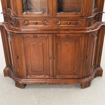 Vitrinskåp, 1900-tal.