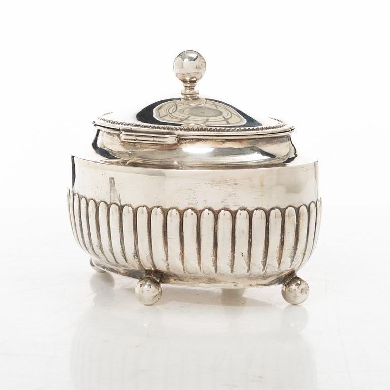 A Swedish silver sugar box, mark of Nils Leonard Dahlström & Co, Örebro 1921.