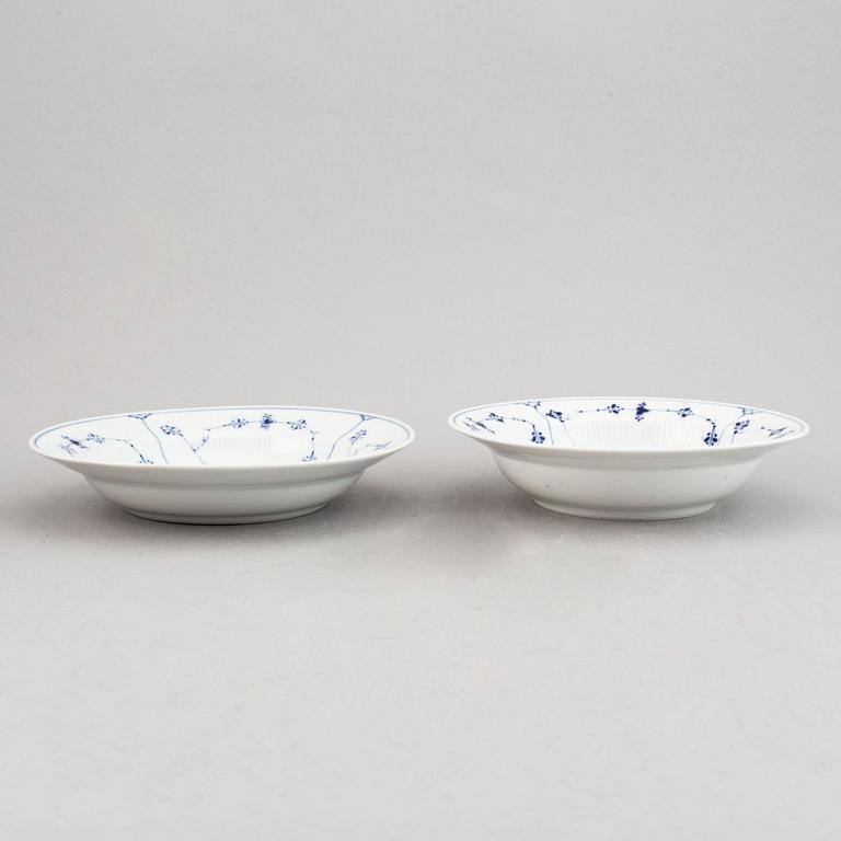 Royal Copenhagen, 29 pieces of 'Musselmalet Riflet' porcelain, Denmark.