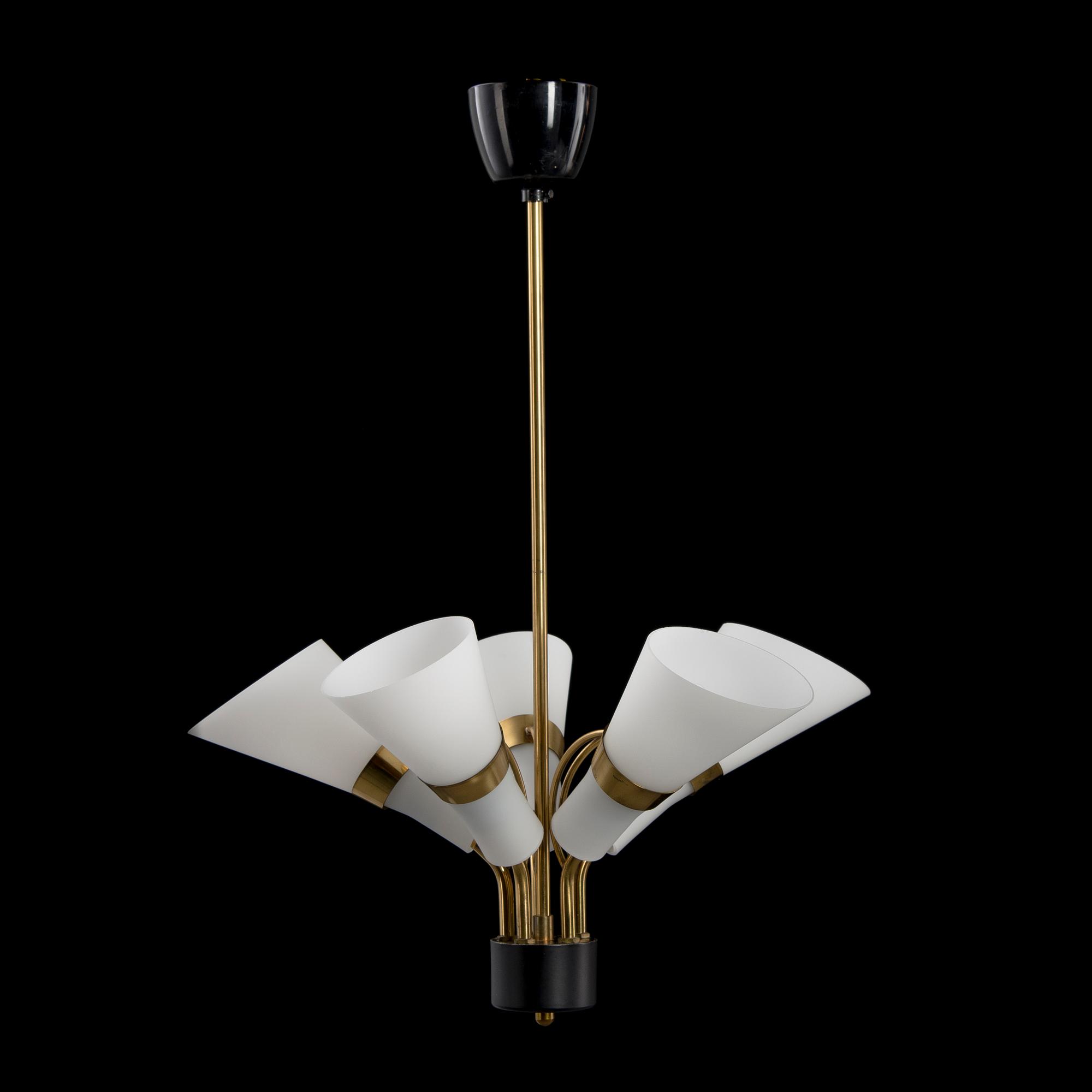 TAKLAMPA, modell K1-82, Idman 1960-tal. Höjd 68 cm.