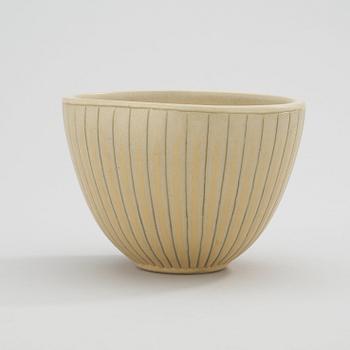 A Wilhelm Kåge stoneware bowl, Gustavsberg Studio 1940.