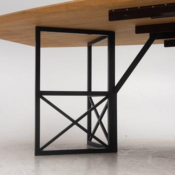 Jan Wickelgren, a dining table, late 20th Century.