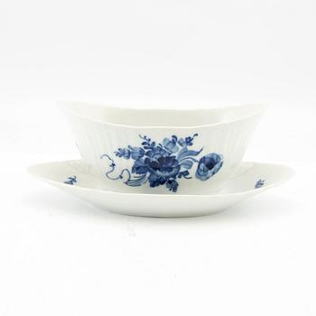 Service 98 pcs "Blue Flower" Royal Copenhagen Denmark 1894-1984.