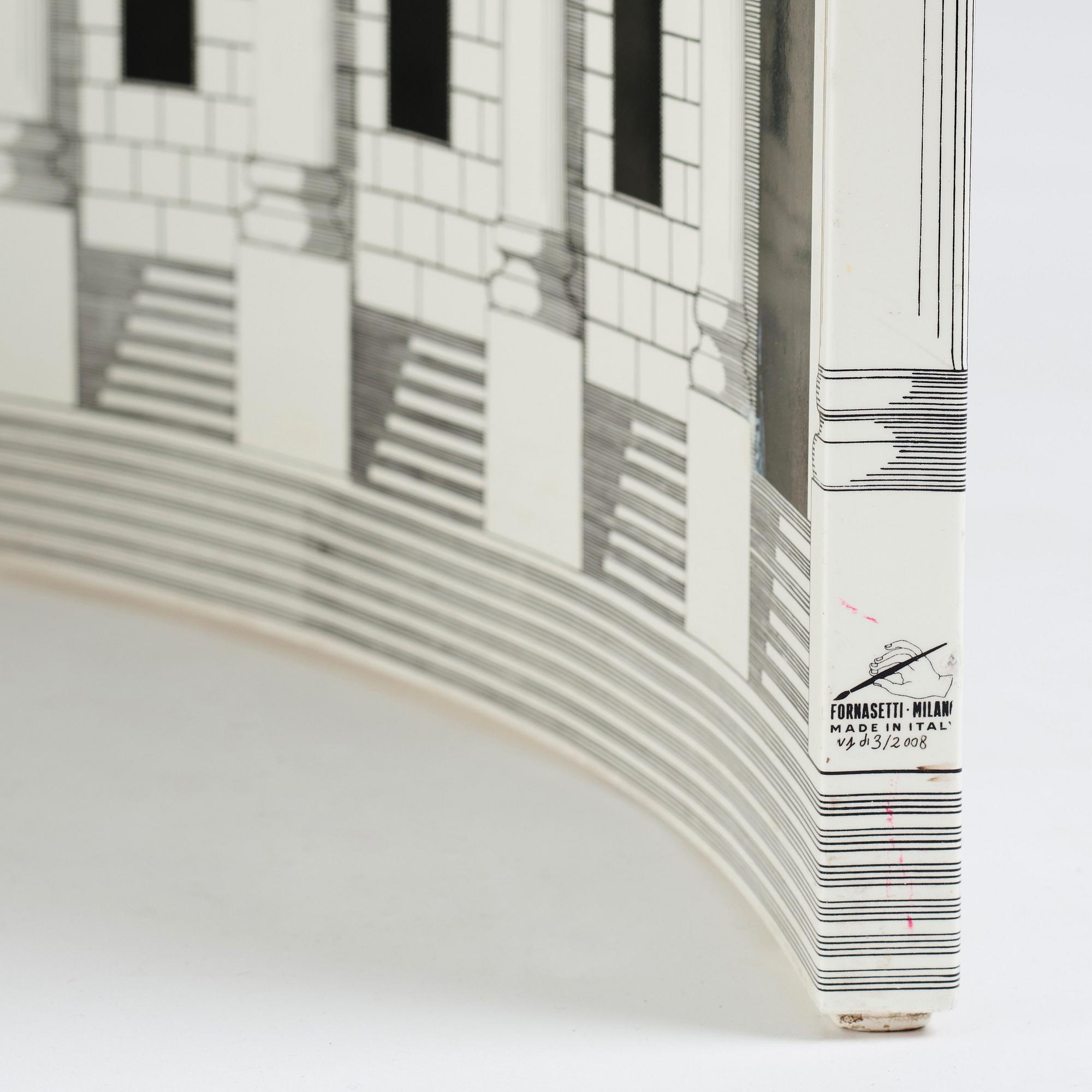 Piero Fornasetti, soffbord, "Architettura", Fornasetti, Milano, Italien 2008.
