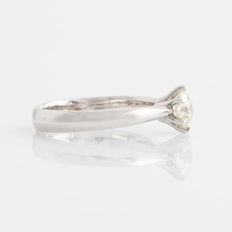 Ring with brilliant cut diamond 0.71 ct.