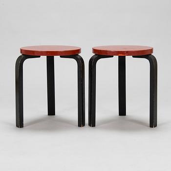 Alvar Aalto, pallar, 2 st, modell 60,  O.Y. Huonekalu-ja Rakennustyötehdas A.B. 1900-talets mitt.