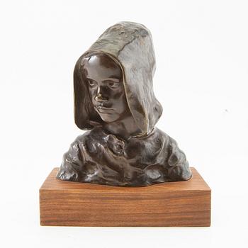 Ruth Milles, sculpture Dutch Girl.