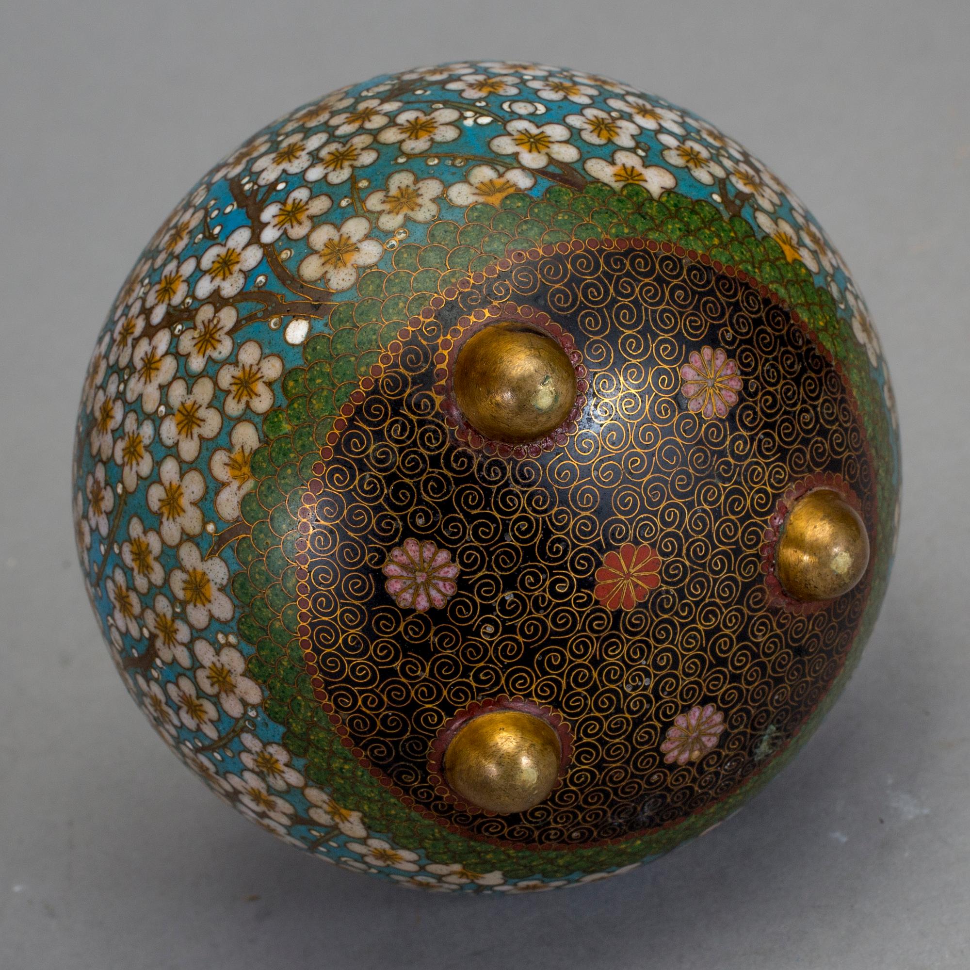 RÖKELSEKAR, cloissoné, Kina, 1900-tal.