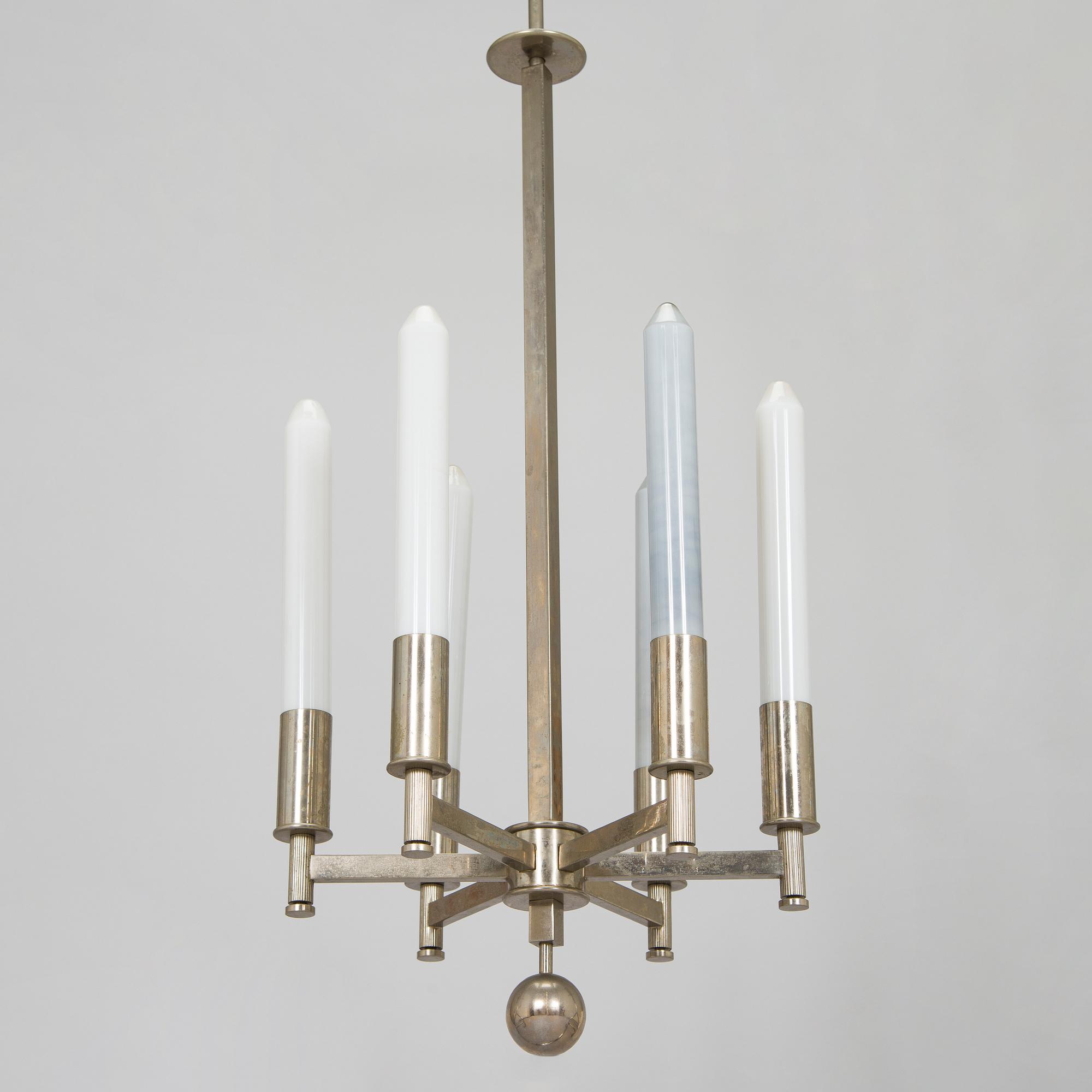 Paavo Tynell, A 1930s made to order chandelier for Taito.