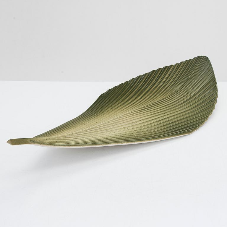 Inkeri Leivo, A ceramic leaf platter, Gardena, Pro Arabia Art. Design year 2002.