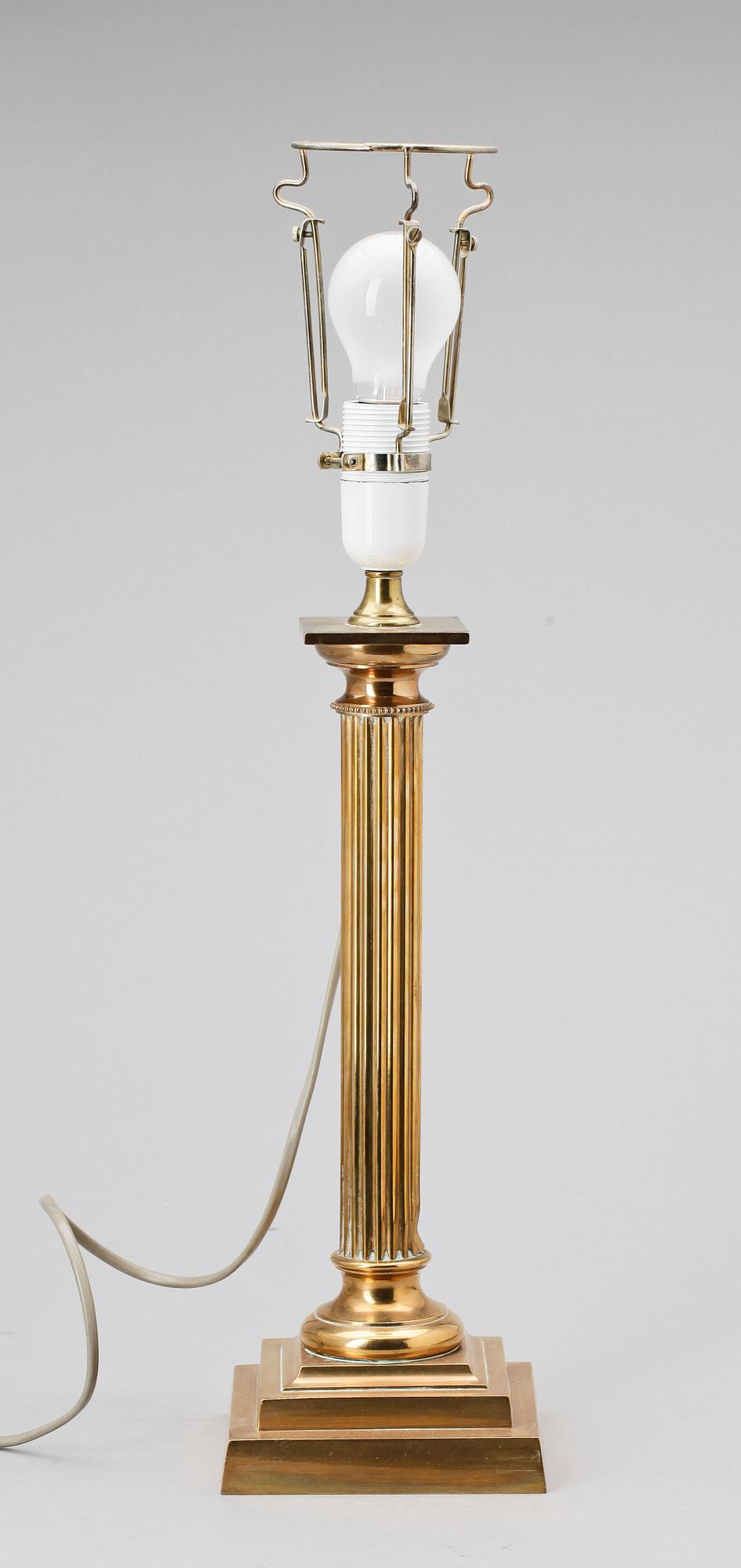BORDSLAMPA, mässing, empirestil, tidigt 1900-tal.
