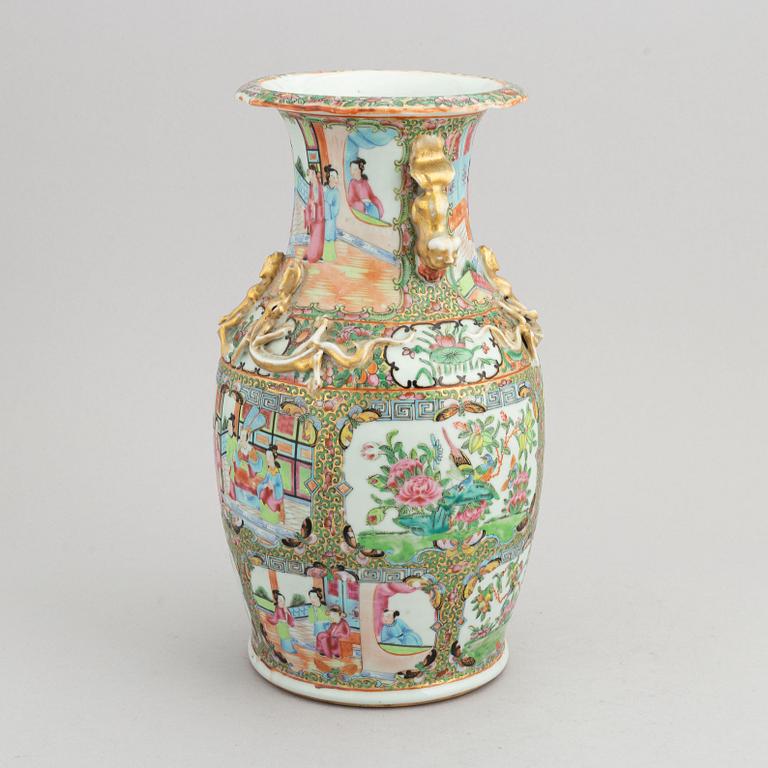 A famille rose vase, Canton, Qing dynasty, 19th Century.