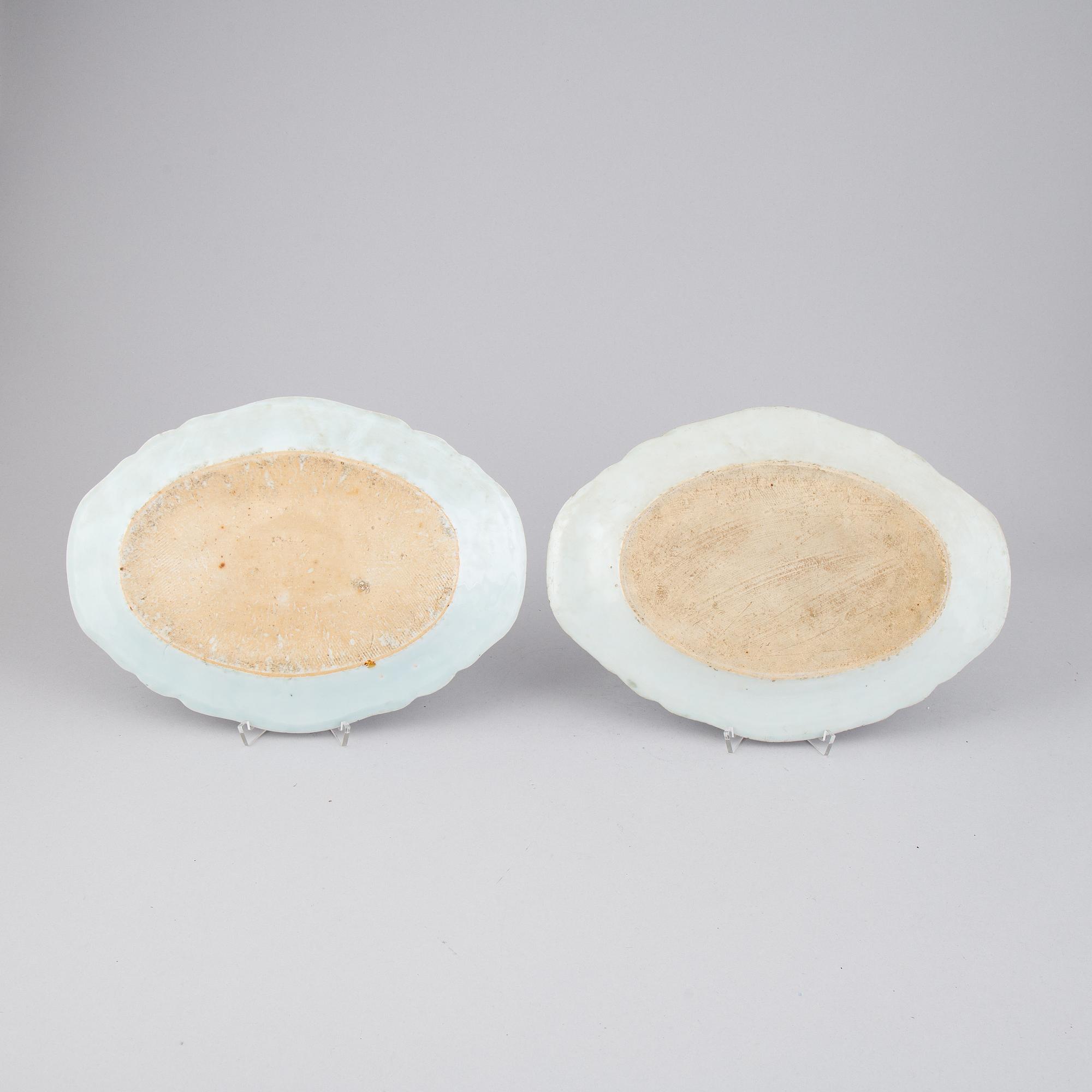 A pair of blue and white serving dishes, China, Qianlong (1736-95).