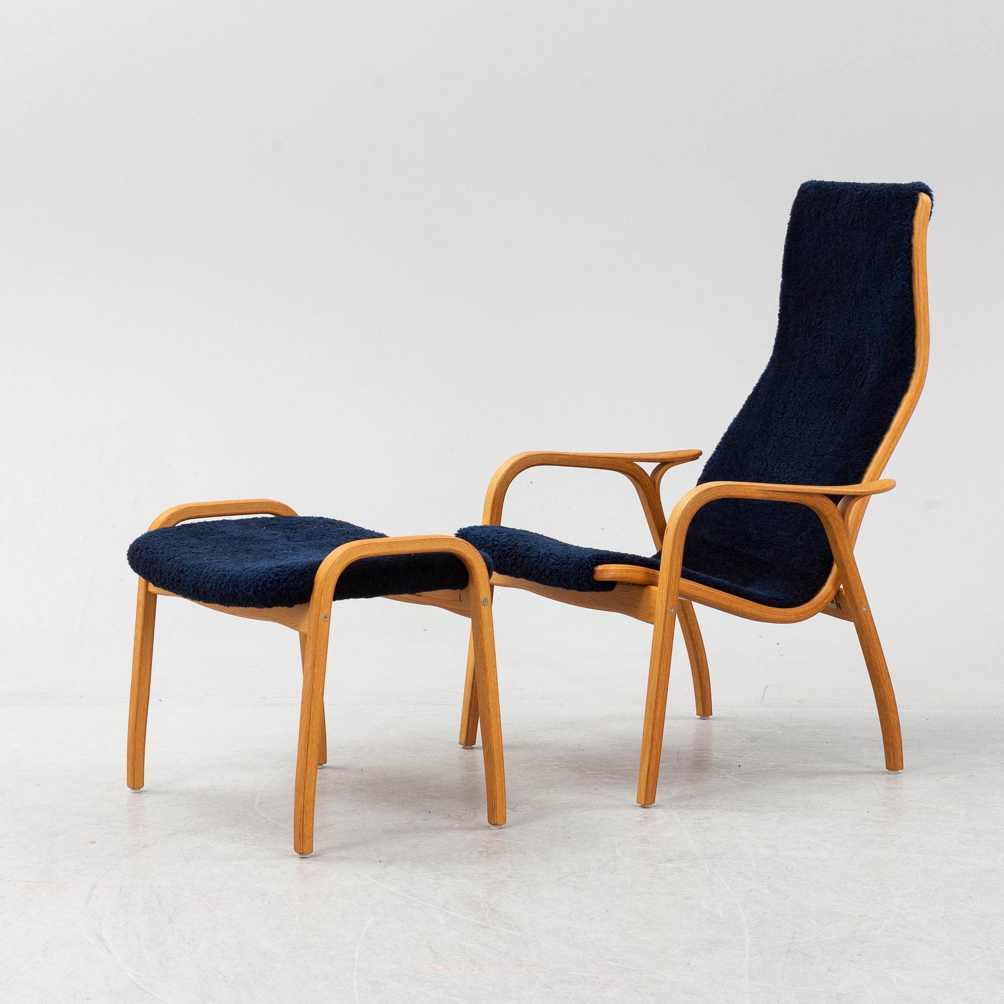 Yngve Ekström, fåtölj med fotpall, "Lamino", Swedese, 2007.