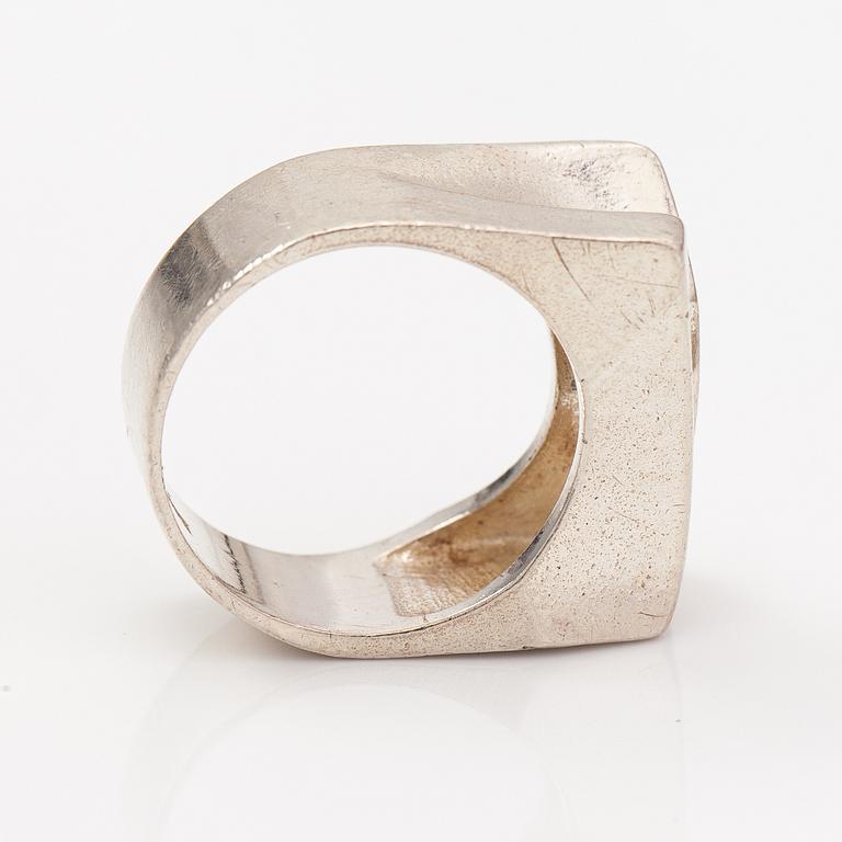 Björn Weckström, A pair of earrings and a ring made of sterling silver. Lapponia 1970 and 1977.