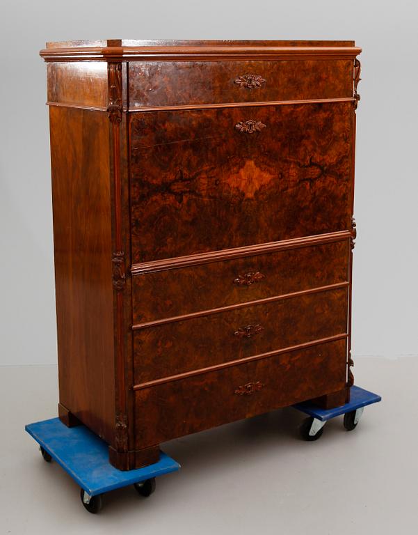 CHIFFONJÉ, etikettmärkt Schröder Stockholm, 1800-talets andra hälft.