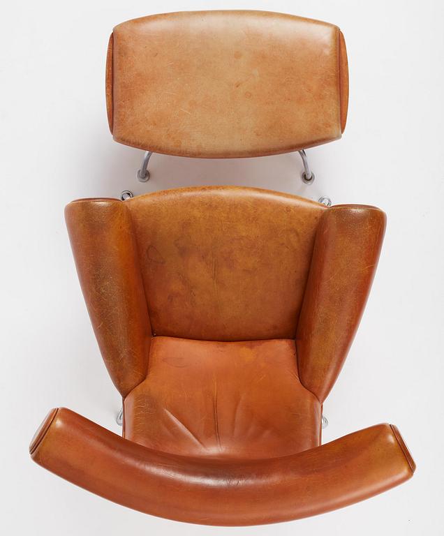 Hans J. Wegner, fåtölj med fotpall, "Ox Chair", sannolikt tillverkad av AP-stolen, Danmark, 1960-tal.