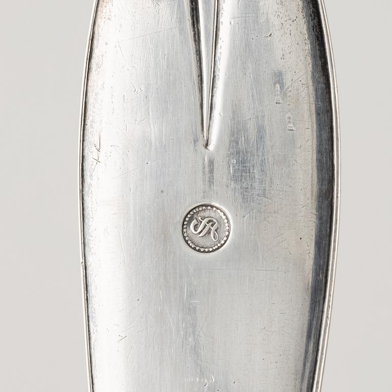 Soppslev samt ragusked, silver, Norrköping 1800-talets första hälft.