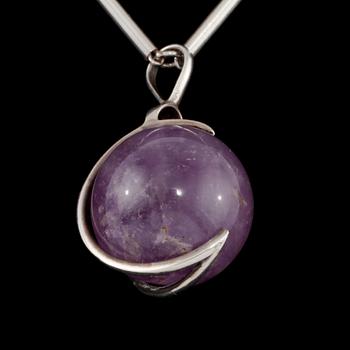 COLLIER, silver med kulformad ametist. Vikt 19 g.