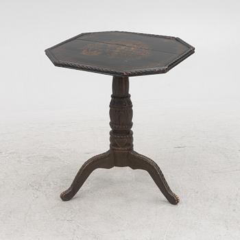 Table on a pillar base, 19th century.