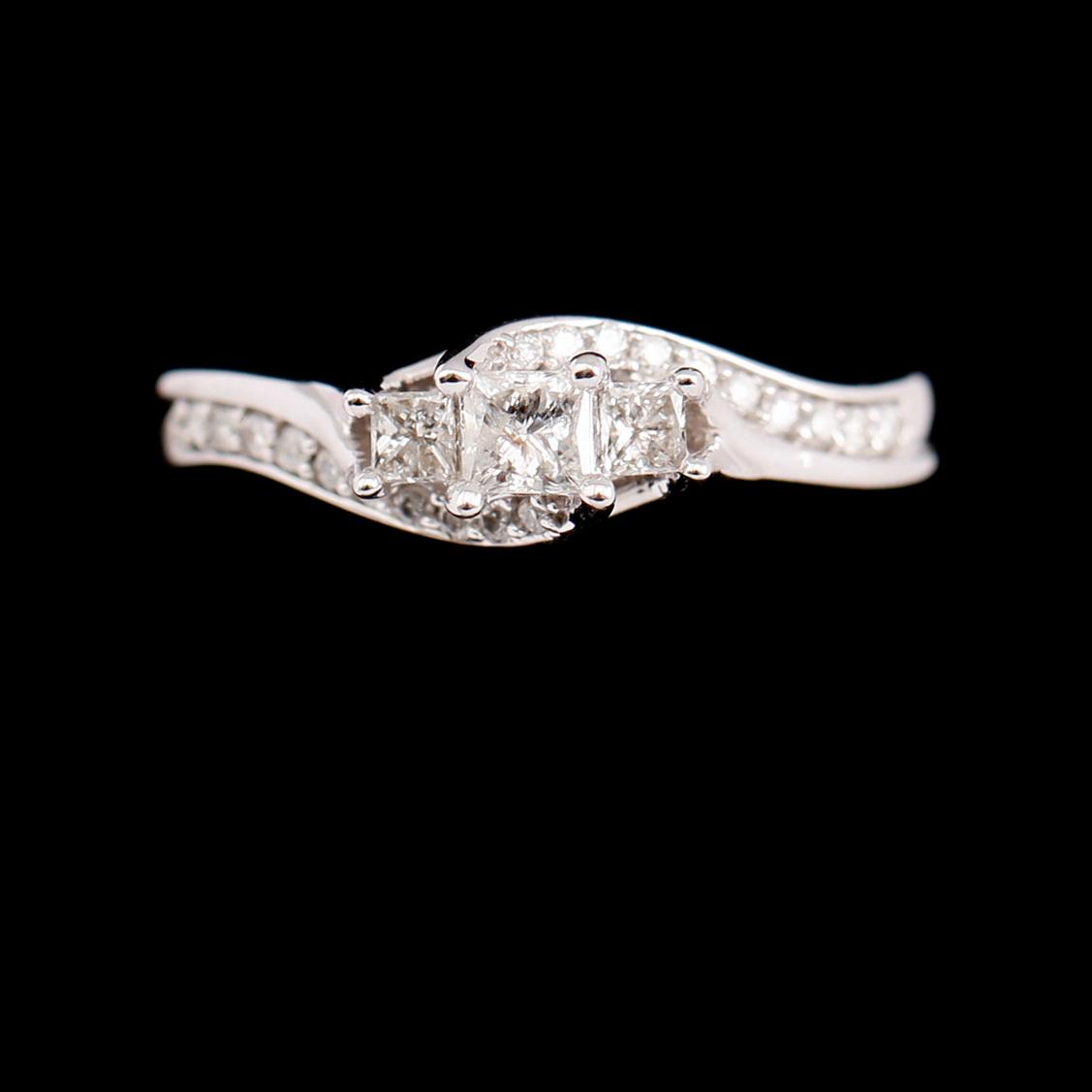 RING, 10 k guld, diamanter tot 0.50 ct.