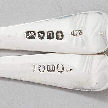 Lusikkapari, Lontoo 1787-91, purkki, Lontoo 1891 ja vati, Chester 1906, sterlinghopeaa, Englanti.