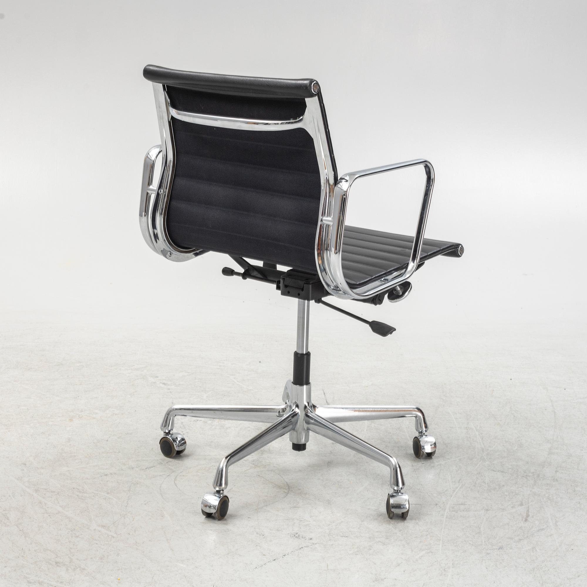 Charles & Ray Eames, an 'EA 117' desk chair, Vitra.