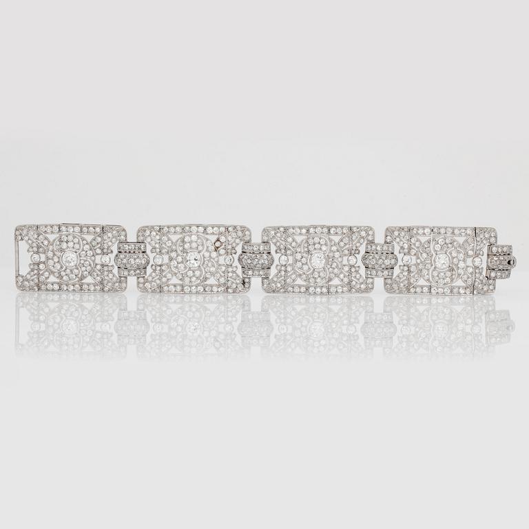 An Art Déco old-cut diamond bracelet. Total carat weight of diamonds circa 22.00 cts.