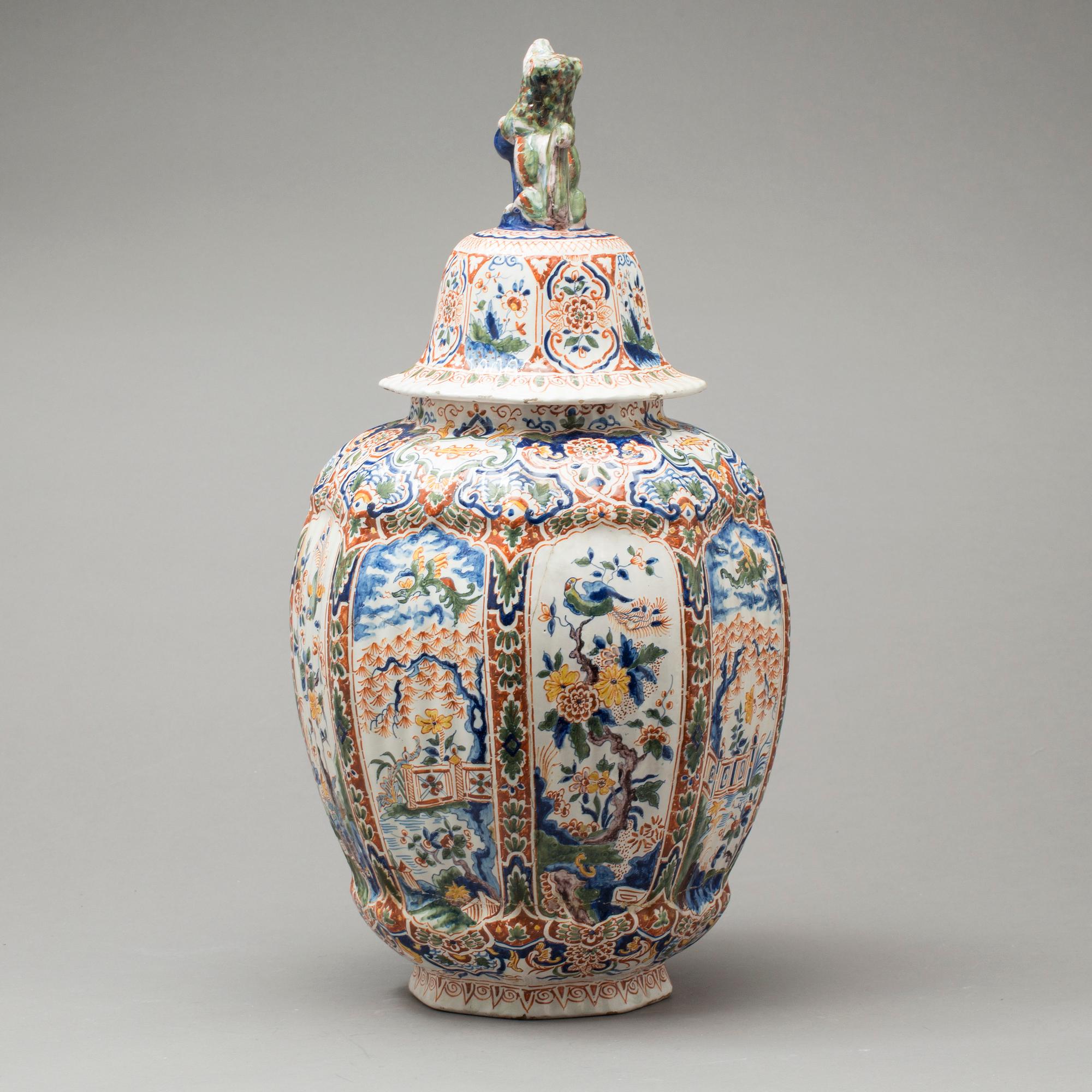 LOCKURNA, fajans, Delft, signerad Lambertus von Eenhoorn (1691-1721).