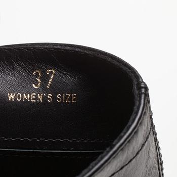 SKOR, Tod's.