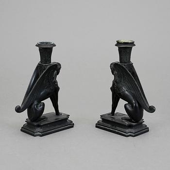 LJUSSTAKAR, ett par, empirestil, 1900-talets första hälft.