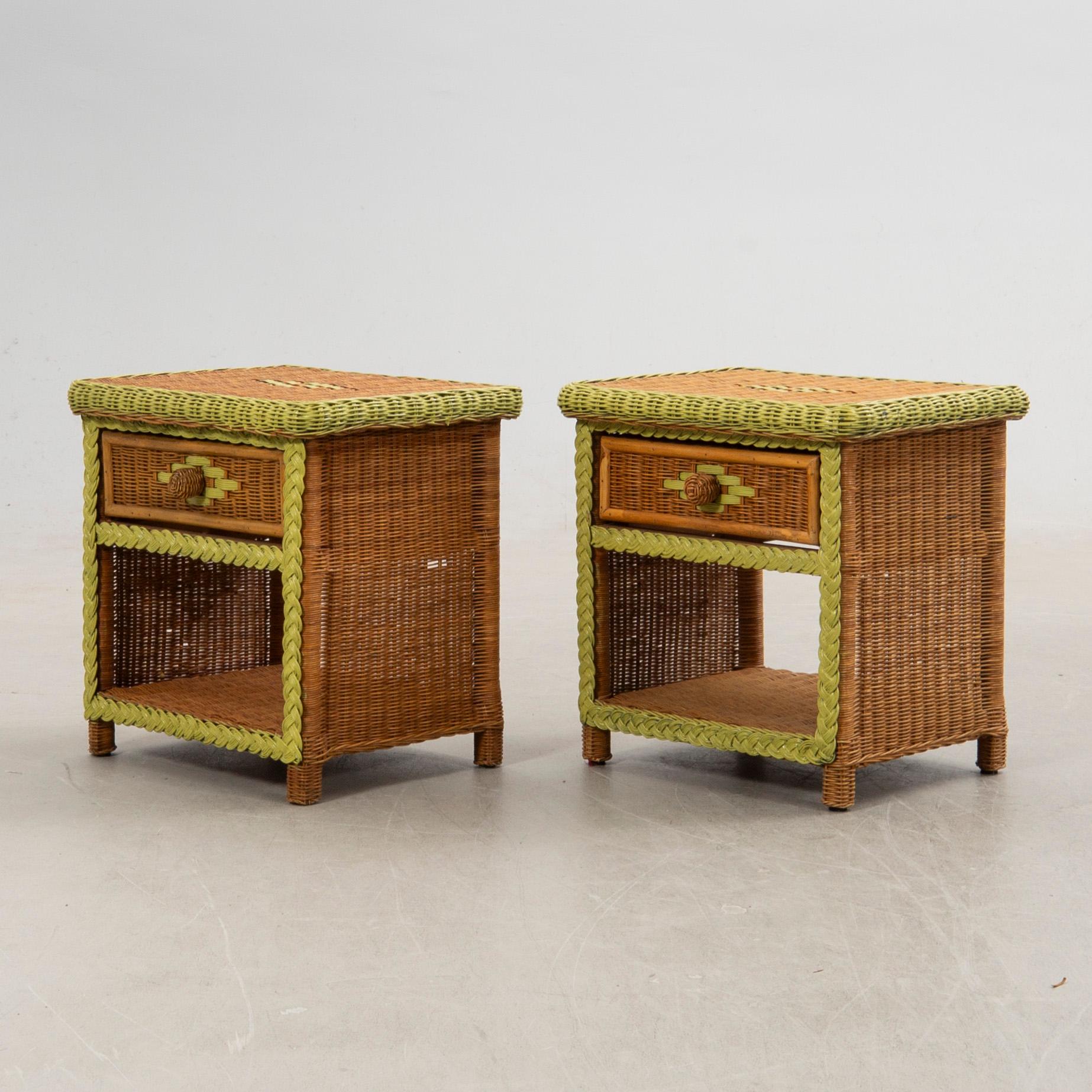 Sängbord, ett par, troligen Frankrike, sent 1900-tal.