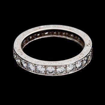 RING, sk eternityring, briljantslipade diamanter, tot. ca 2.50 ct.