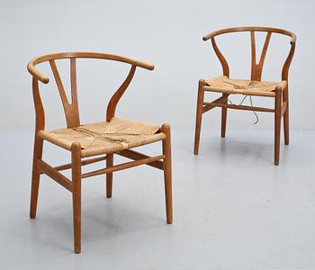 STOLAR, ett par, Hans J Wegner, "Y-stolen", Carl Hansen & Son, Odense, 1900-talets andra hälft.