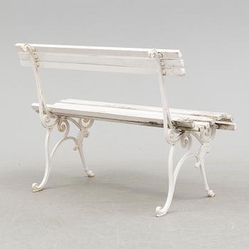 TRÄDGÅRDSBÄNK, gjutjärn och trä, 1900-tal.