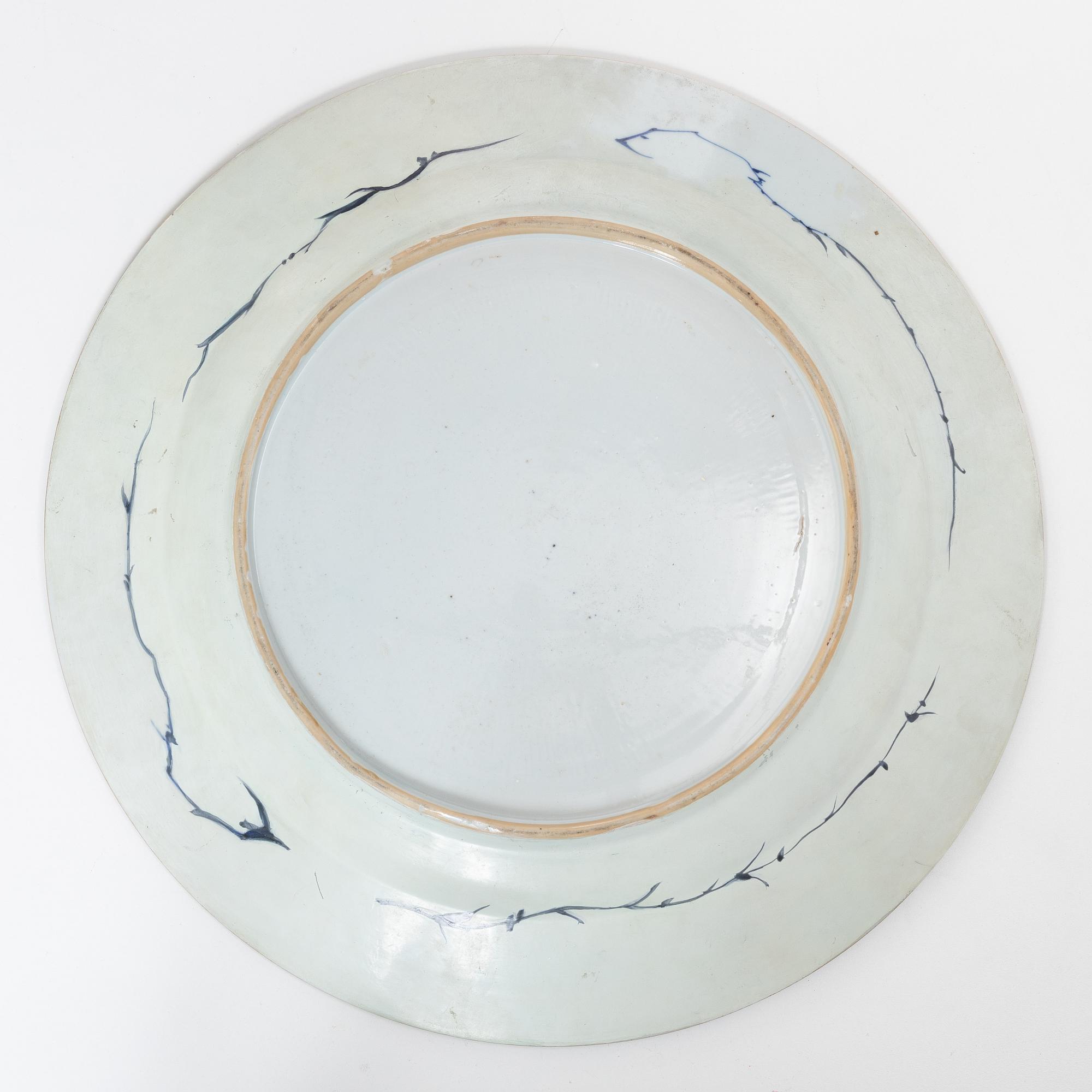 Praktfat, porslin, Kina, Qingdynastin, Kangxi (1662-1722).