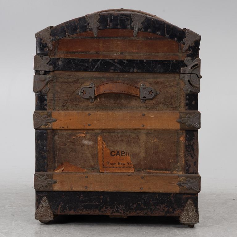 A trunk, late 19th century.