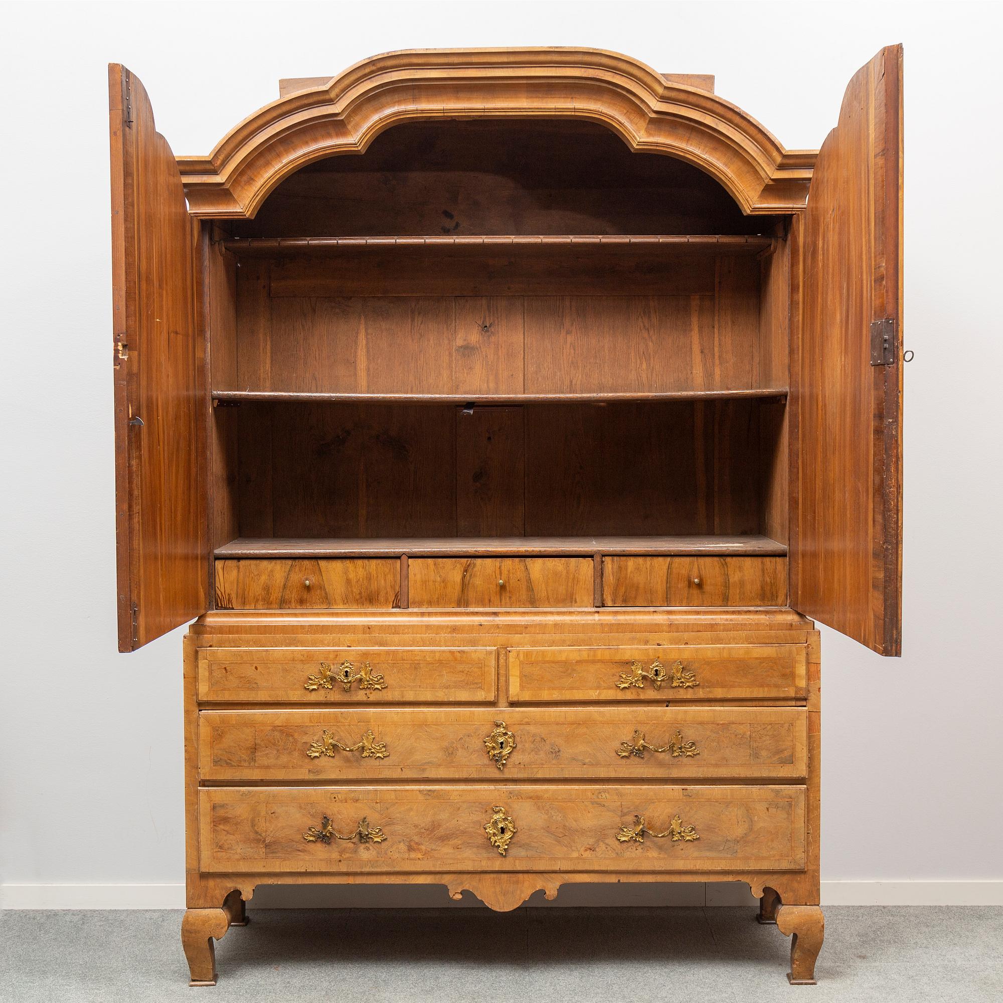 SKÅP, svensk rokoko, 1700-talets andra hälft.