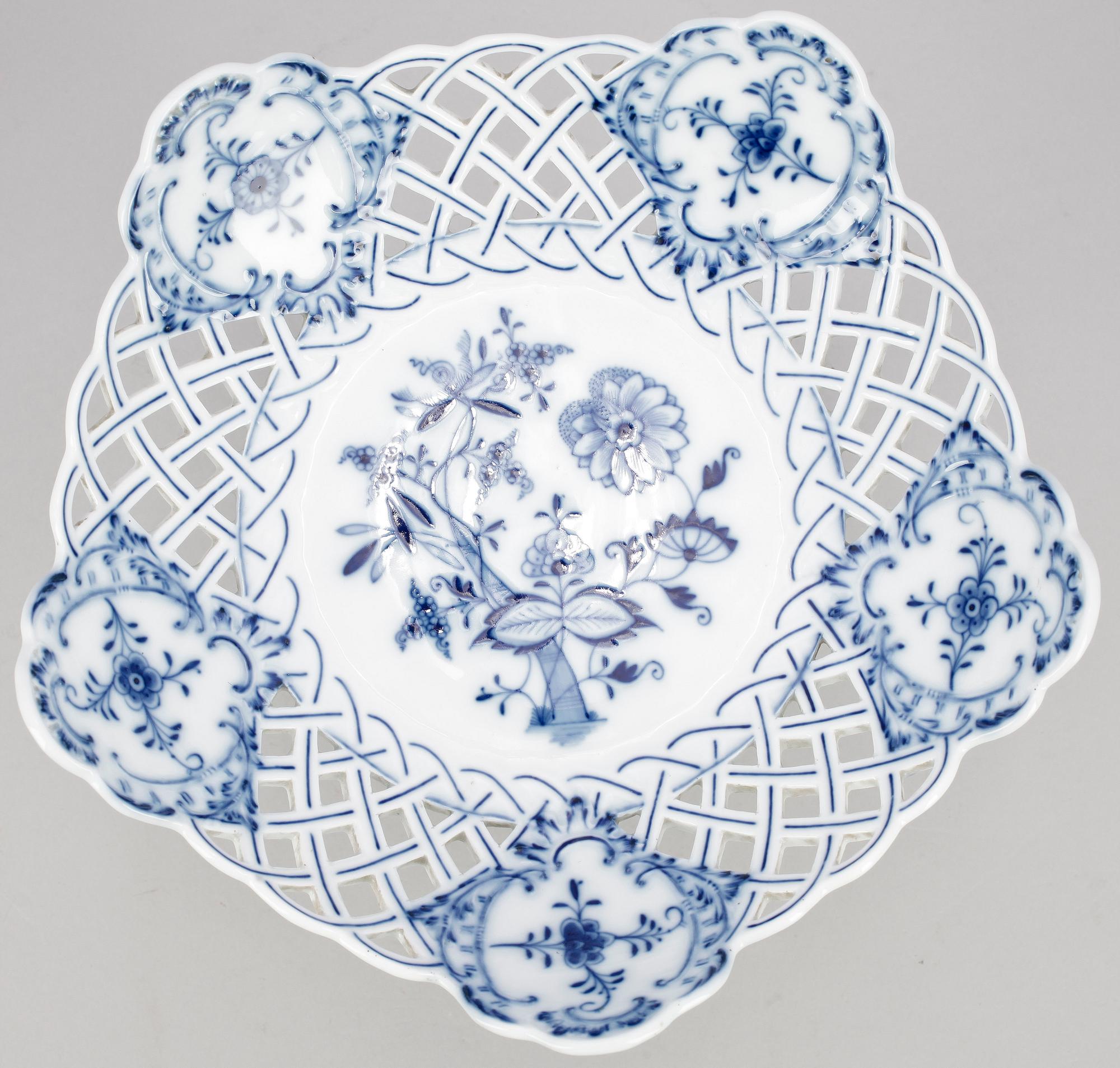 GALLERSKÅL PÅ FOT, Meissen-replika, 1900-tal.