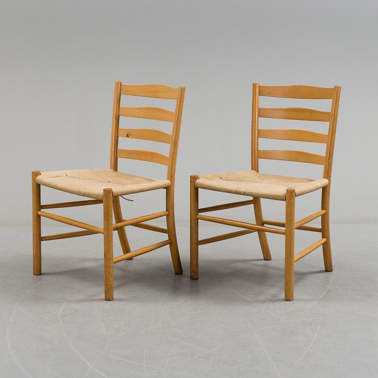KAARE KLINT, chairs, a pair, "Kirkestolen", Gemla, Diö. Signed with label. Probably 1960s / 70s.