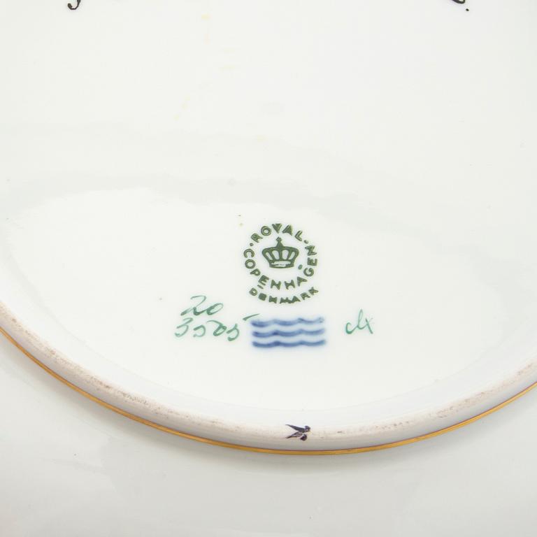 Bowl "Flora Danica" Royal Copenhagen Denmark 1965 porcelain.