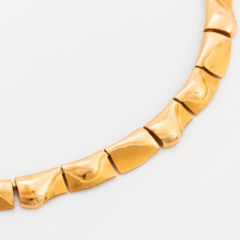 An 18K gold Lapponia necklace.