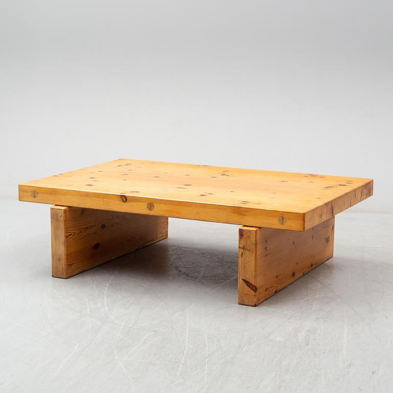 A pine 'Bamsefar' coffee table by Roland Wilhelmsson designed 1973.