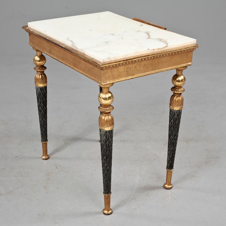 KONSOLBORD, sengustavianskt, tidigt 1800-tal.