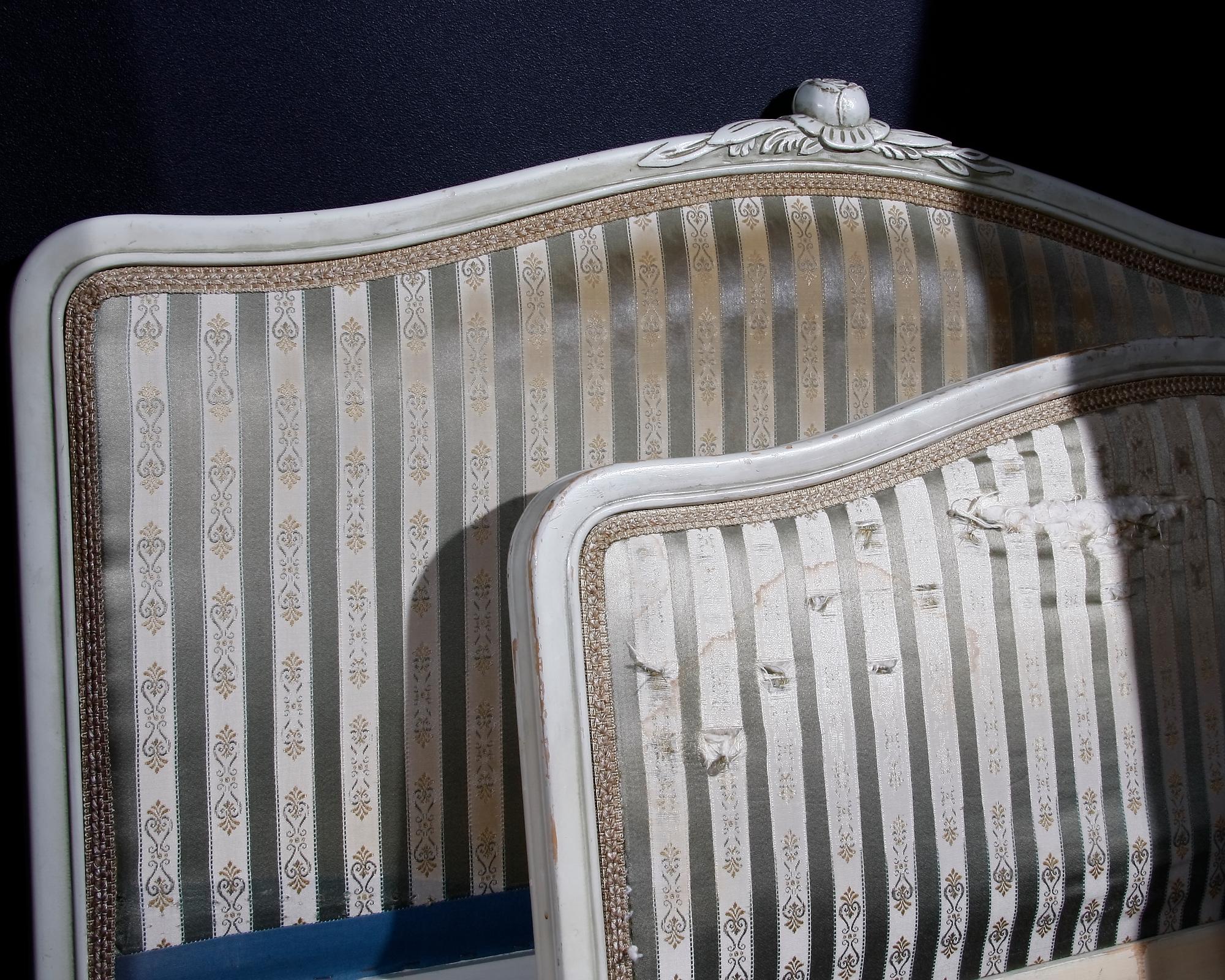 SÄNGAR, ett par, rokokostil.