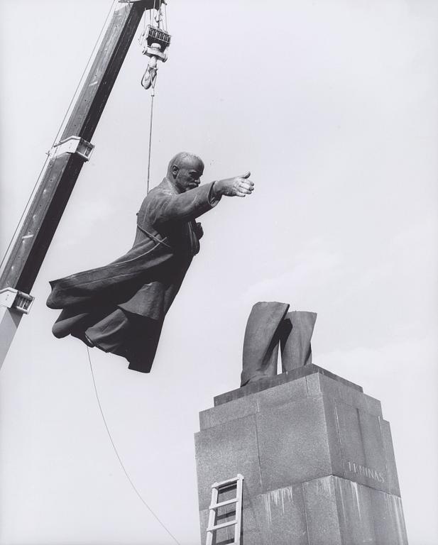 Antanas Sutkus, "Good Bye, Party Comrades! Vilnius", 1991.